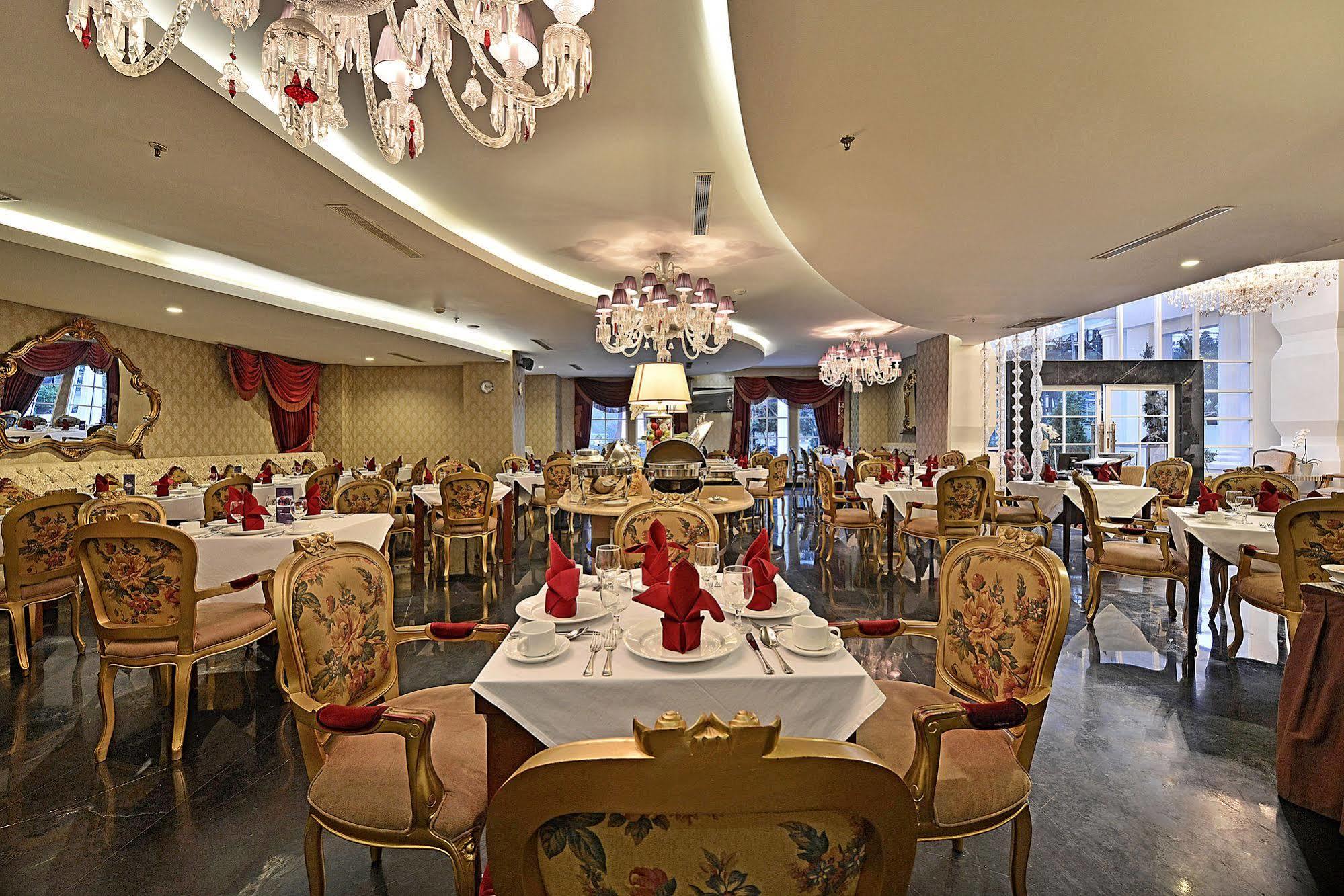 Hotel Amaroossa Royal Bogor Zewnętrze zdjęcie